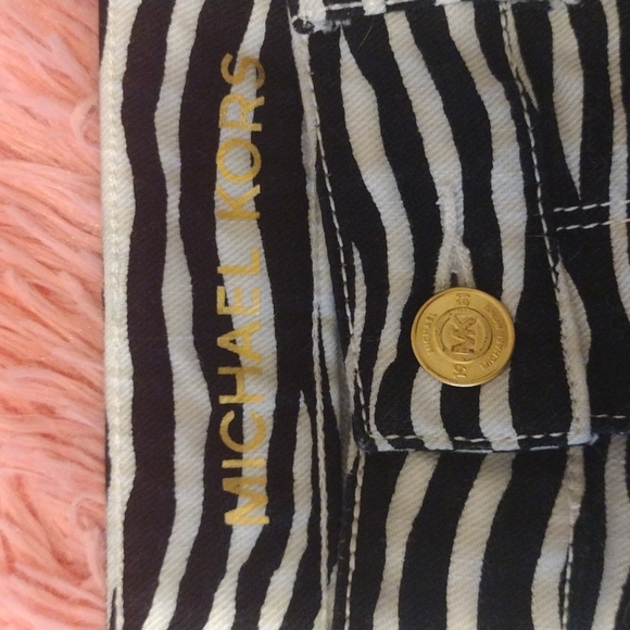 Michael Kors Shorts - Picture 4 of 4